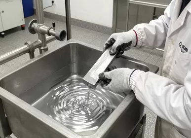 La chimica alla base della placcatura in argento duro