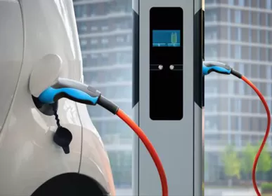 Quali sono i tipi di sistemi di ricarica per veicoli elettrici?